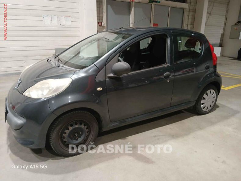 Peugeot 107 - hlavní fotka
