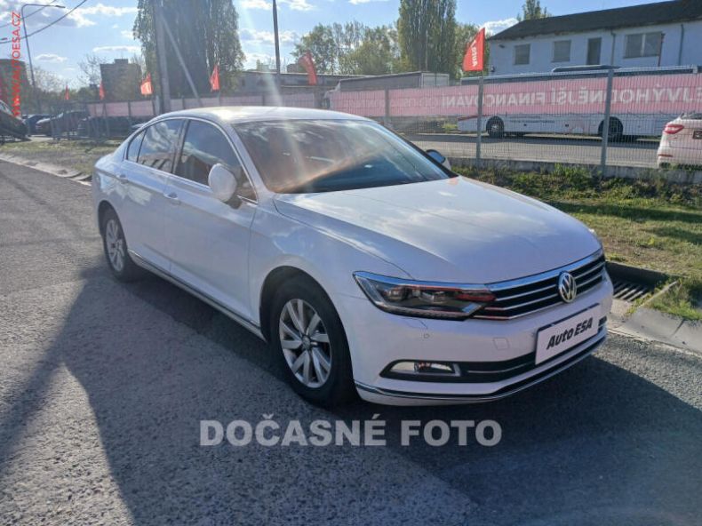Volkswagen Passat - hlavní foto