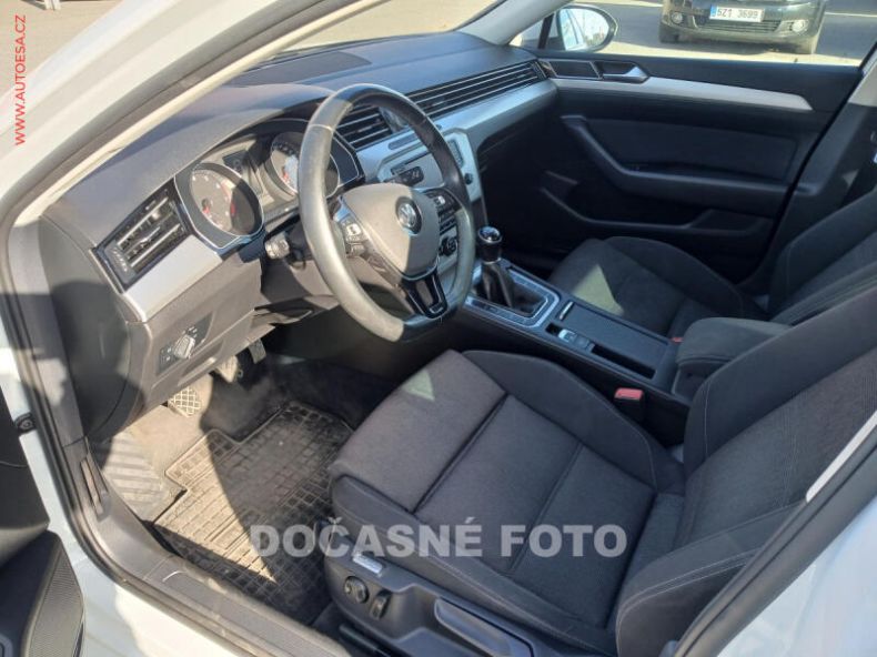 Volkswagen Passat - hlavní fotka