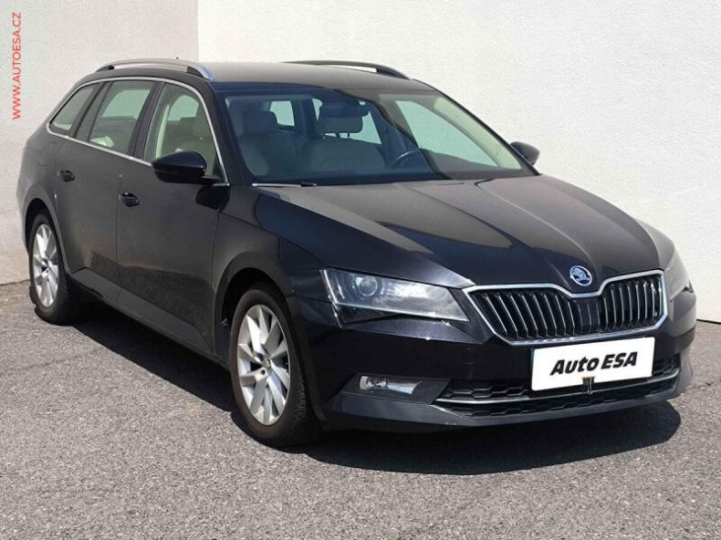 Škoda Superb - hlavní foto