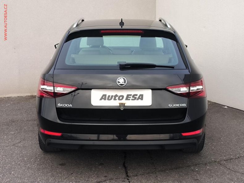 Škoda Superb - hlavní fotka