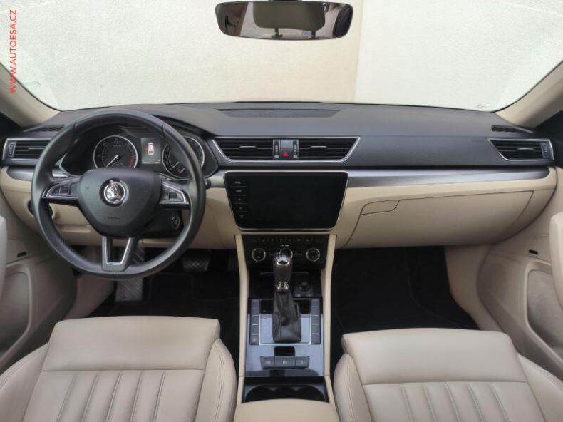 Škoda Superb - hlavní fotka