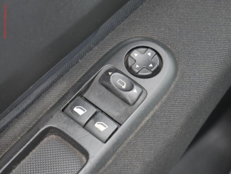 Peugeot 3008 - hlavní fotka