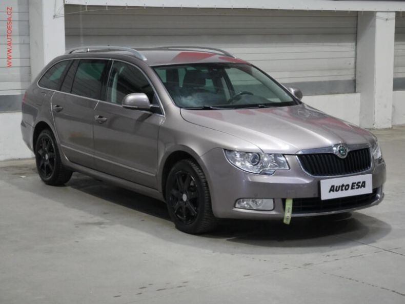 Škoda Superb - hlavní foto
