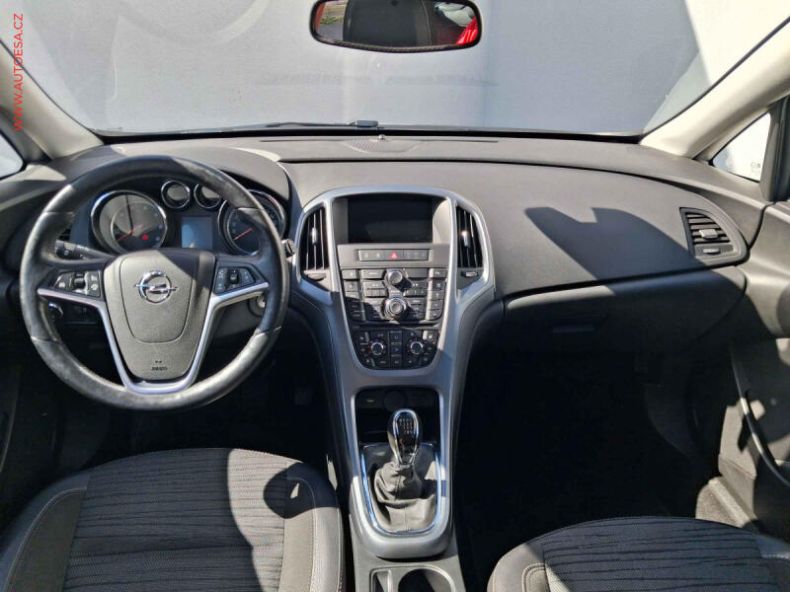 Opel Astra - hlavní fotka