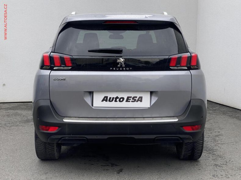 Peugeot 5008 - hlavní fotka