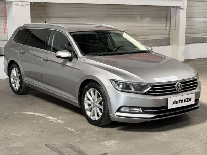 Volkswagen Passat - hlavní fotka inzerátu