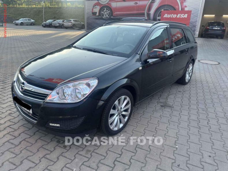 Opel Astra - hlavní foto