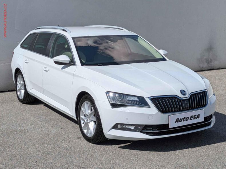 Škoda Superb - hlavní foto