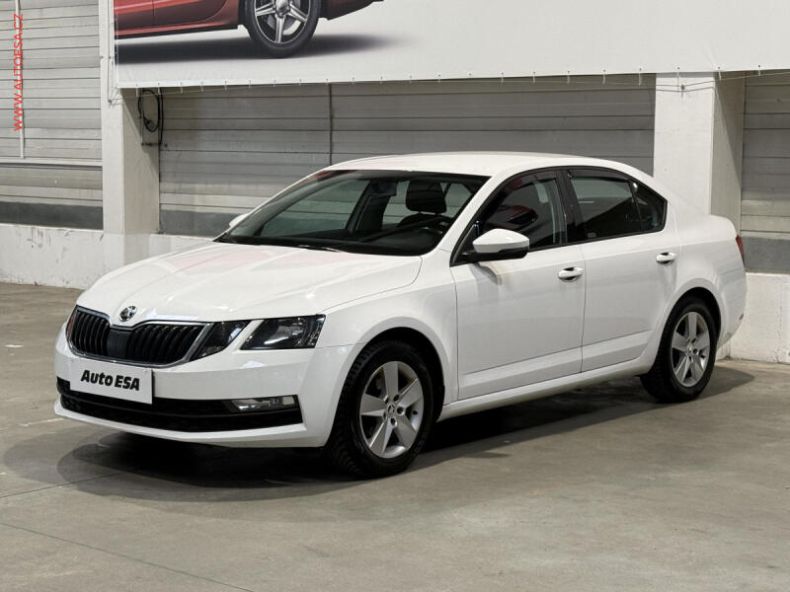 Škoda Octavia - hlavní fotka