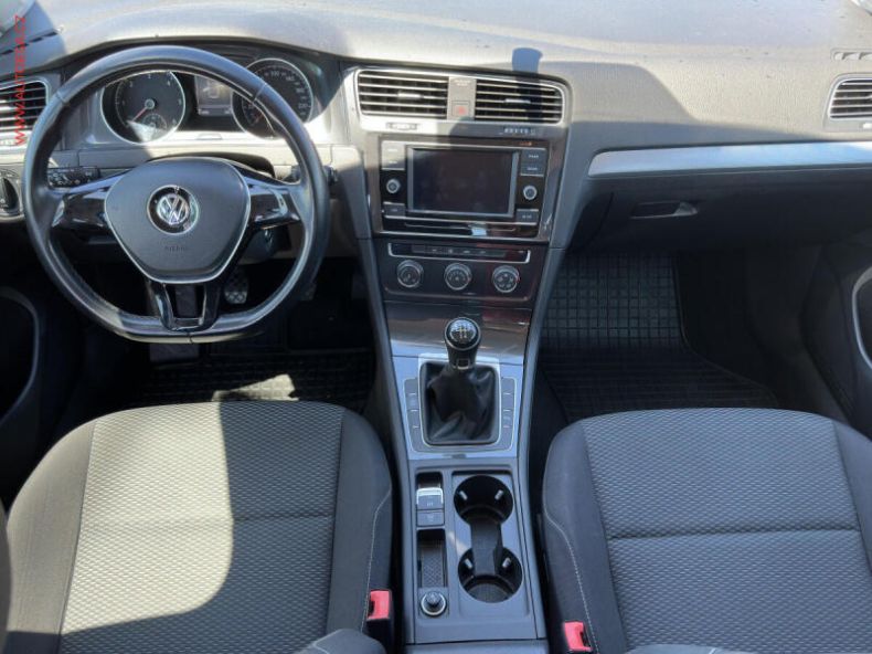 Volkswagen Golf - hlavní fotka