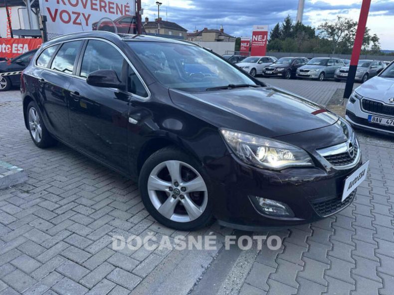 Opel Astra - hlavní foto