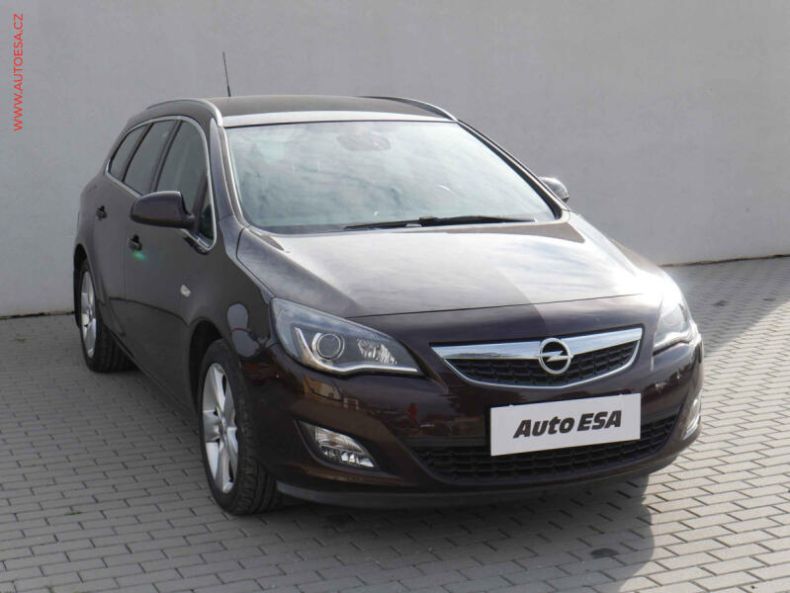 Opel Astra - hlavní foto