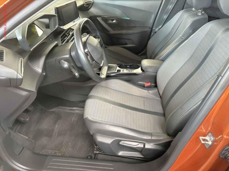 Peugeot 2008 - hlavní fotka