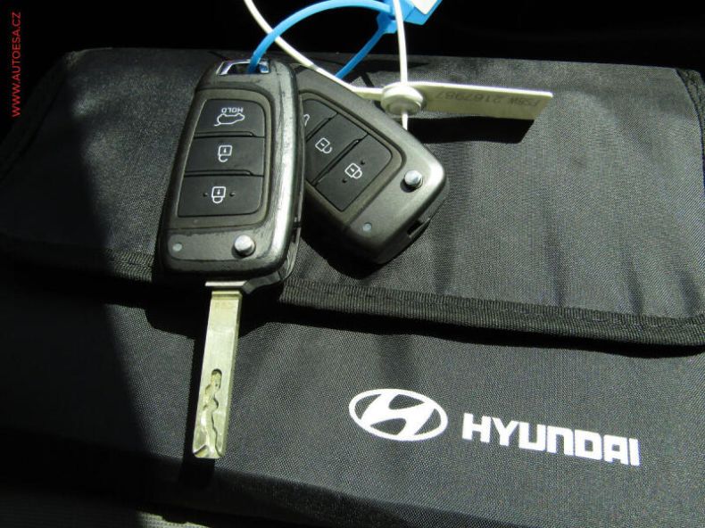 Hyundai i30 - hlavní fotka