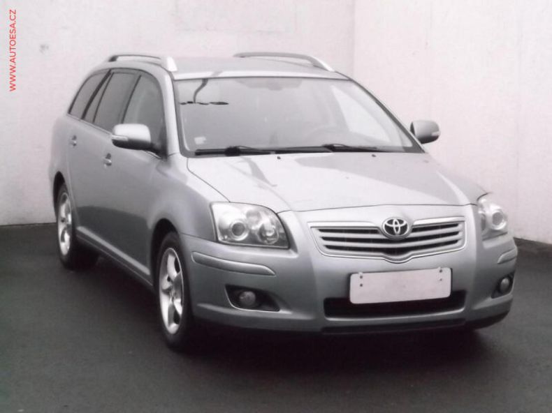 Toyota Avensis - hlavní foto