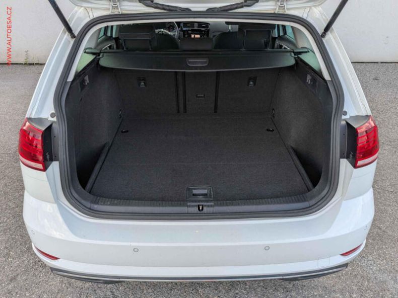 Volkswagen Golf - hlavní fotka