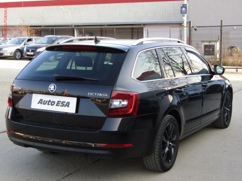 Škoda Octavia - hlavní fotka