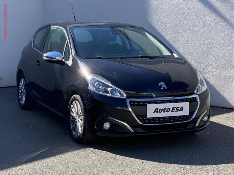 Peugeot 208 - hlavní foto