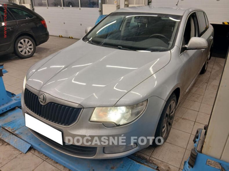 Škoda Superb - hlavní foto
