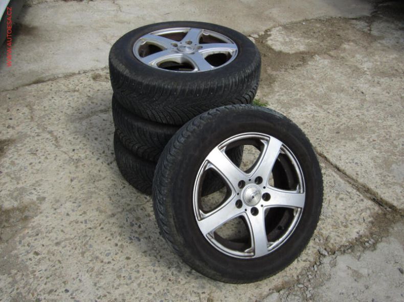 Mazda 3 - hlavní fotka