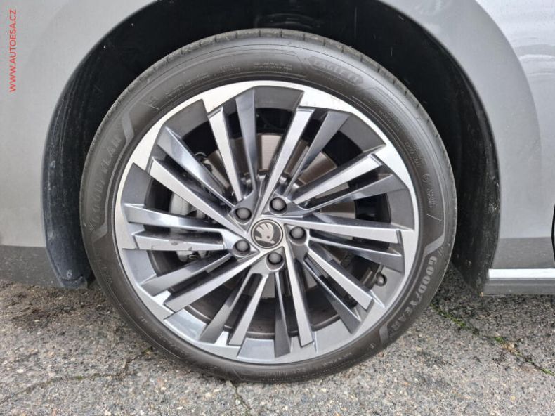 Škoda Superb - hlavní fotka