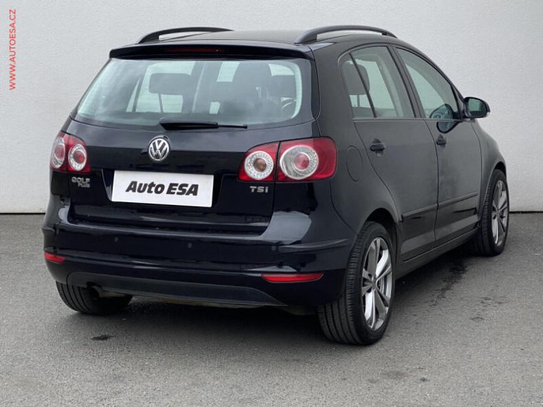 Volkswagen Golf - hlavní fotka