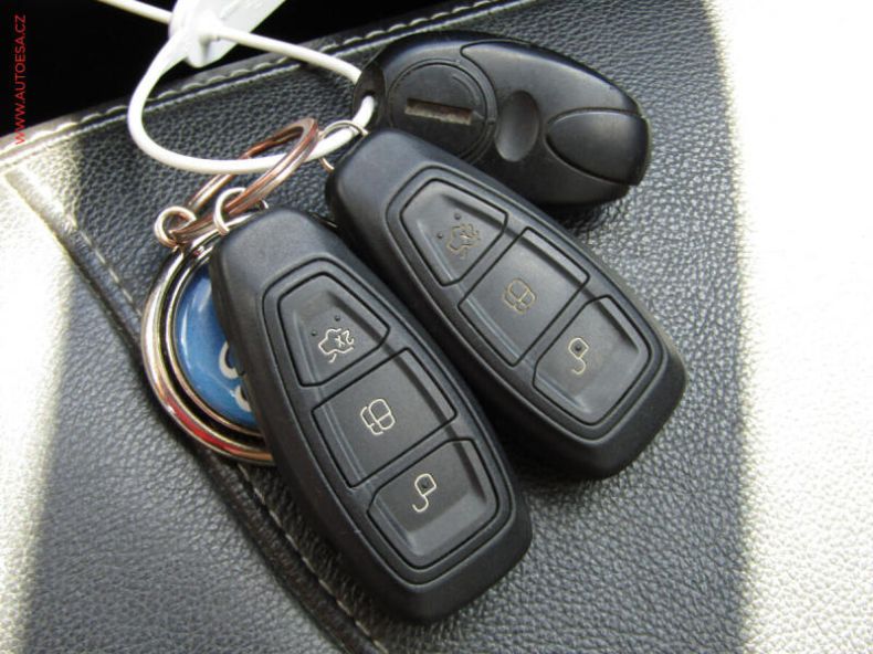 Ford Kuga - hlavní fotka