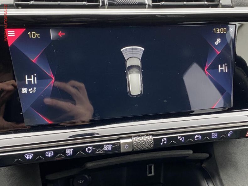 DS Automobiles DS7 Crossback - hlavní fotka