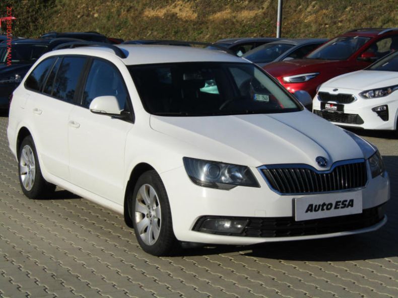 Škoda Superb - hlavní foto