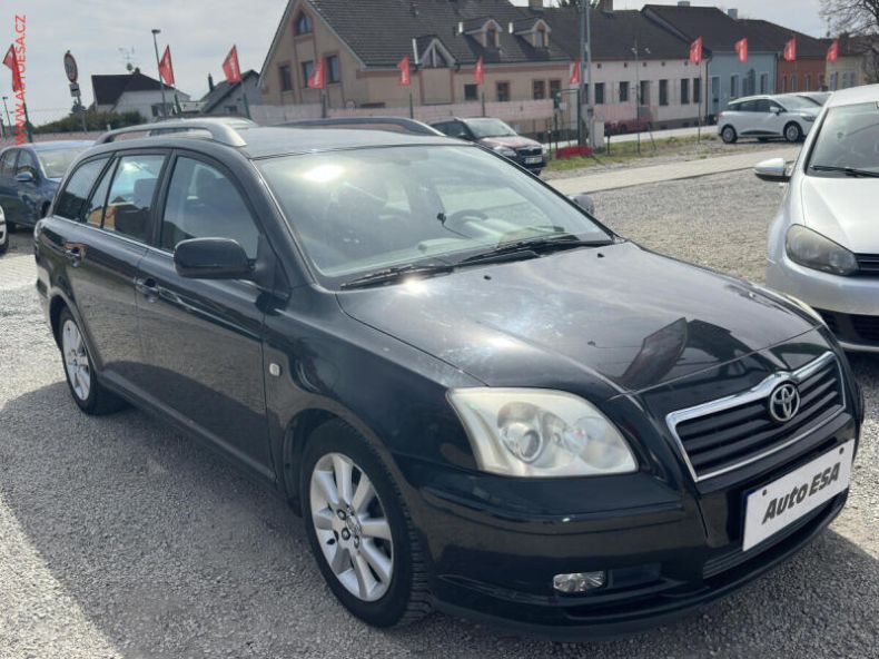 Toyota Avensis - hlavní foto