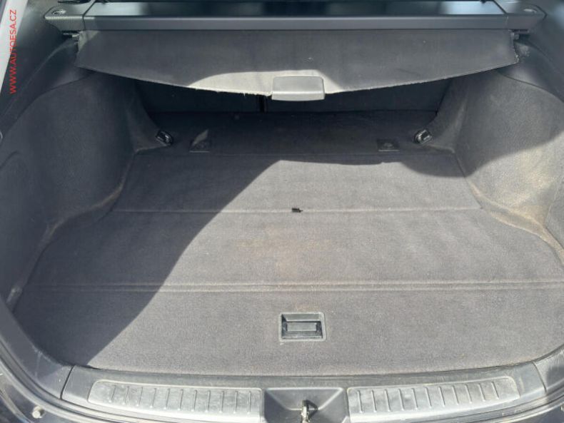 Toyota Avensis - hlavní fotka