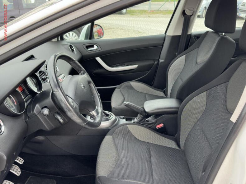 Peugeot 308 - hlavní fotka