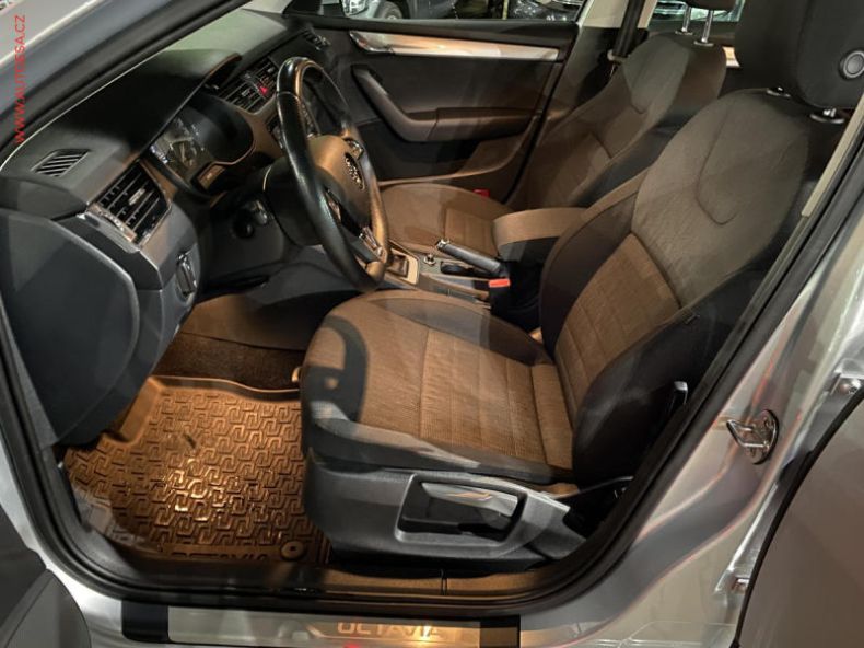 Škoda Octavia - hlavní fotka