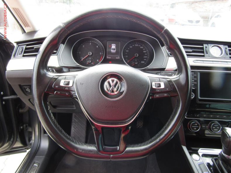 Volkswagen Passat - hlavní fotka