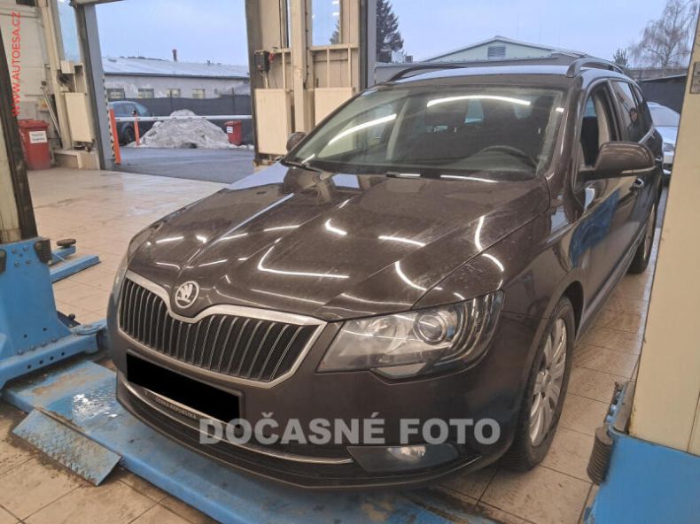 Škoda Superb - hlavní foto