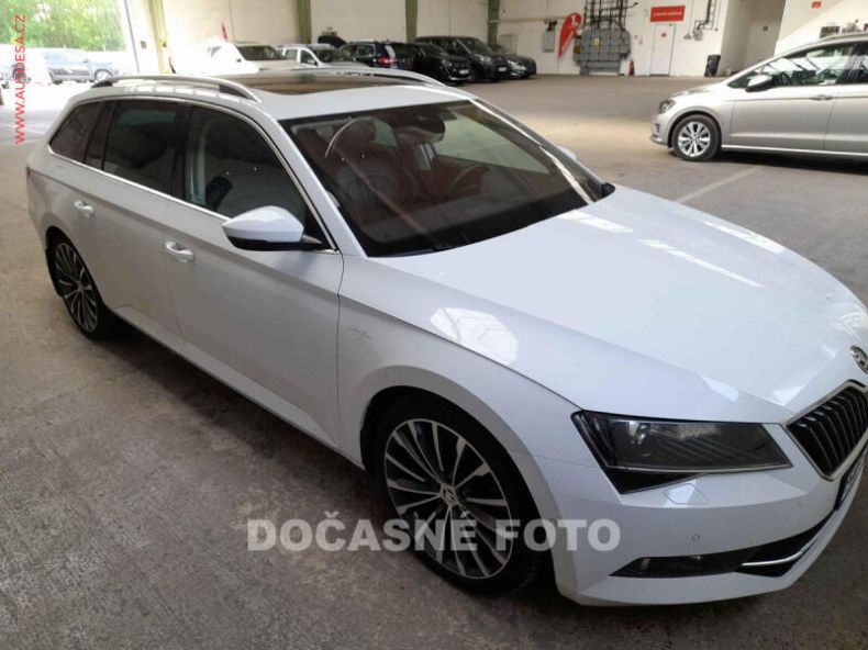 Škoda Superb - hlavní foto