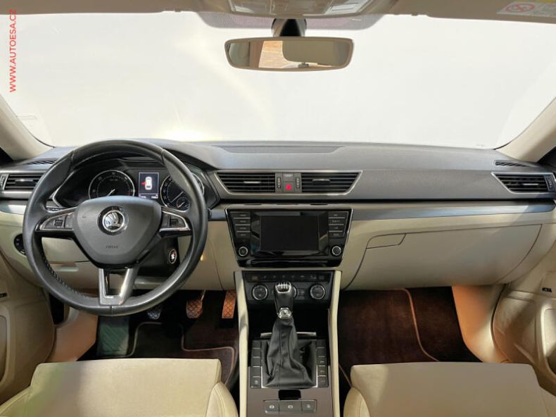 Škoda Superb - hlavní fotka