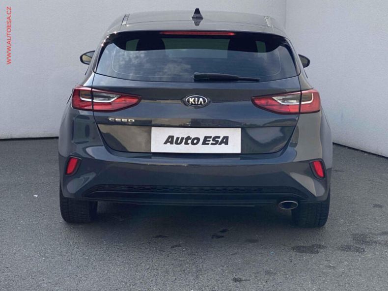 Kia Cee'd - hlavní fotka