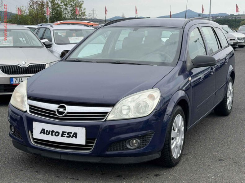 Opel Astra - hlavní foto