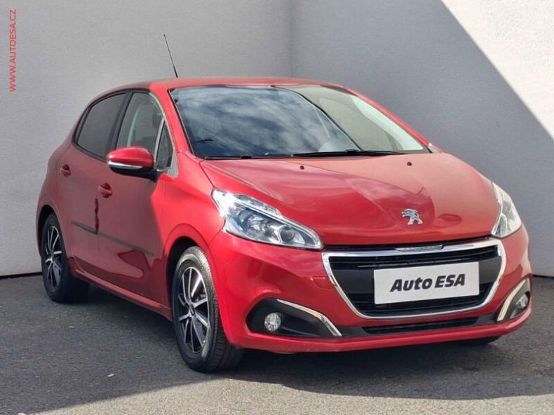 Peugeot 208 - hlavní foto