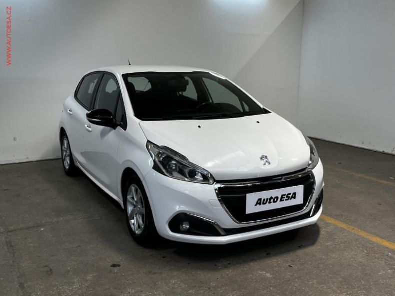Peugeot 208 - hlavní foto
