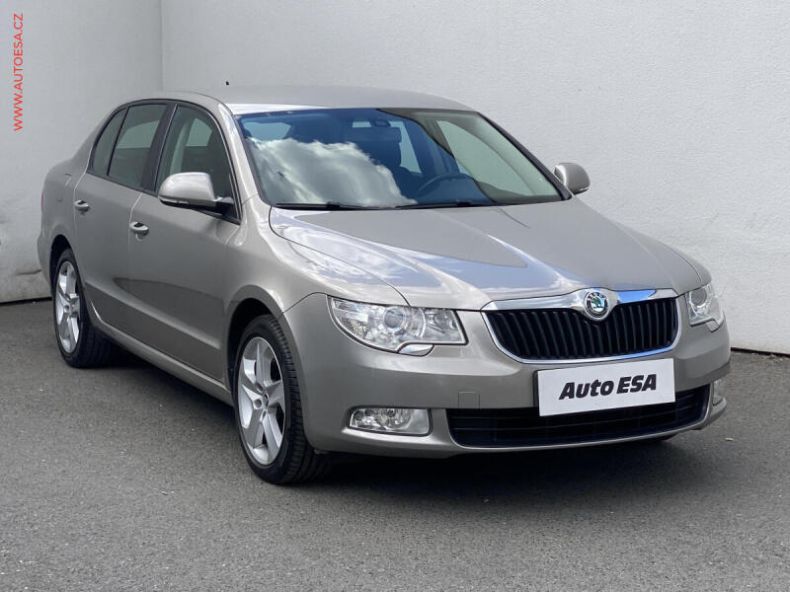 Škoda Superb - hlavní foto