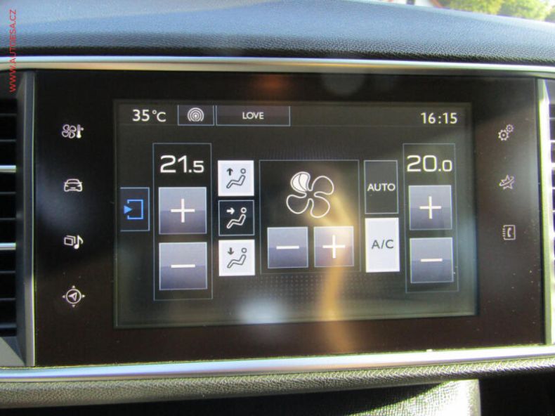 Peugeot 308 - hlavní fotka