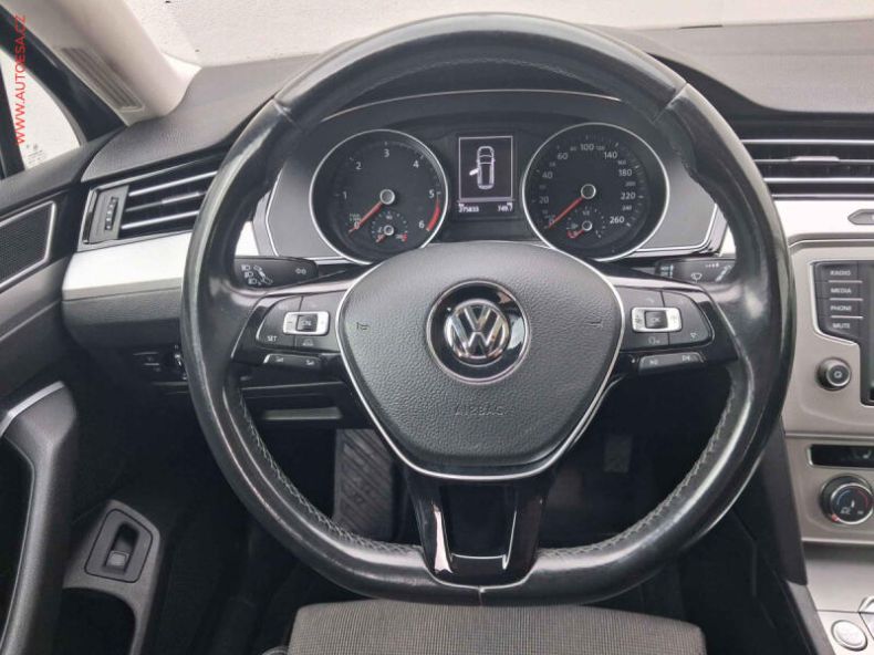 Volkswagen Passat - hlavní fotka