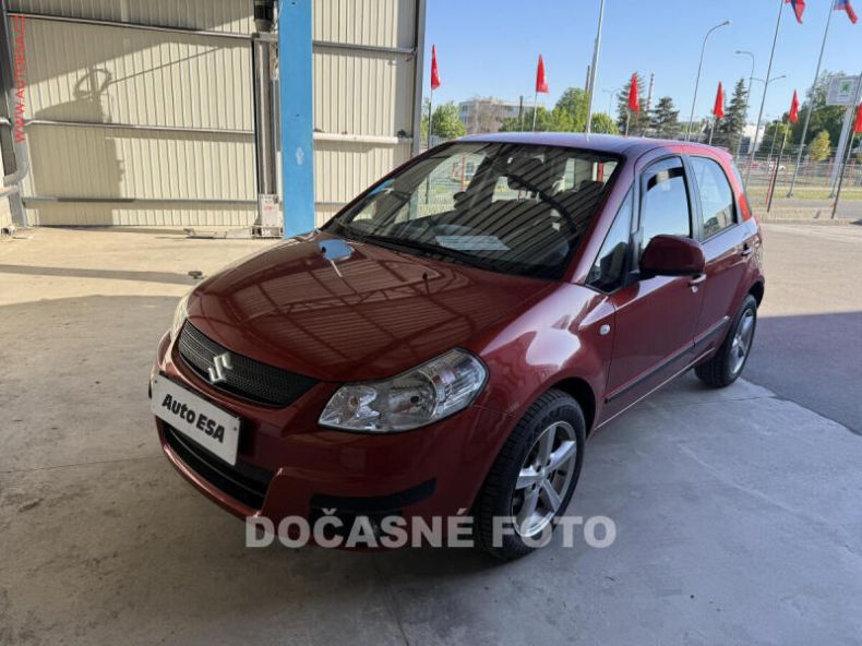Suzuki SX4 - hlavní foto