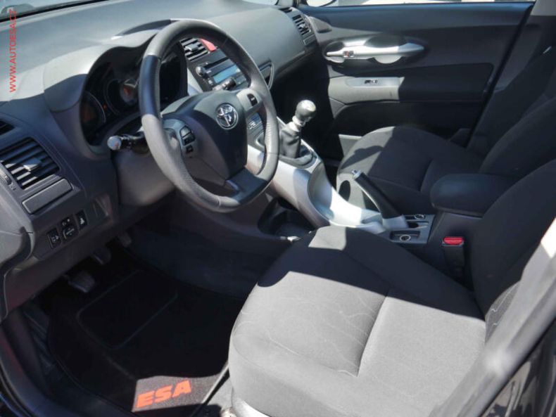 Toyota Auris - hlavní fotka
