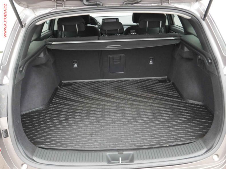 Hyundai i30 - hlavní fotka