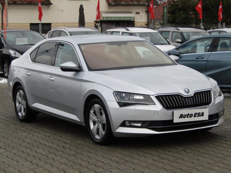 Škoda Superb - hlavní foto