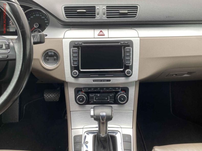 Volkswagen Passat - hlavní fotka